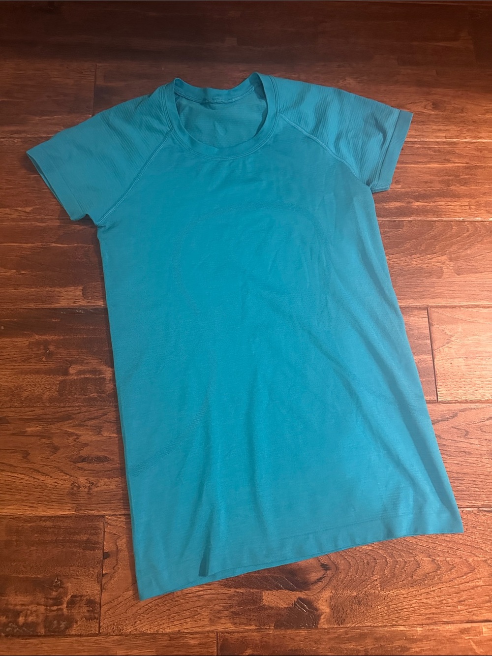 lululemon athletica Teal Short Sleeve Crewneck Tee